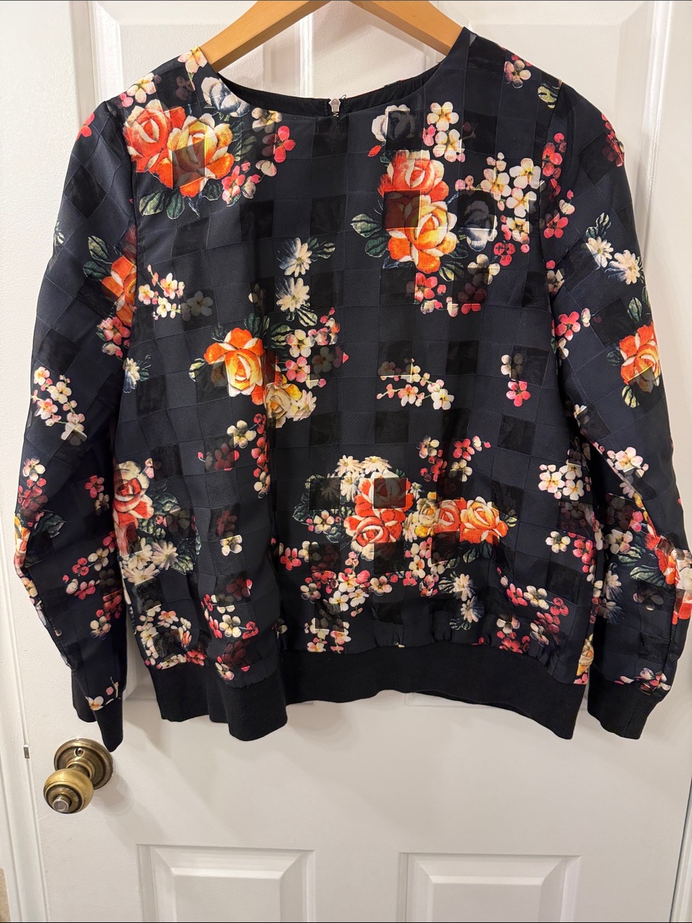 LiliSoon Black Quilted Floral Pullover - Medium